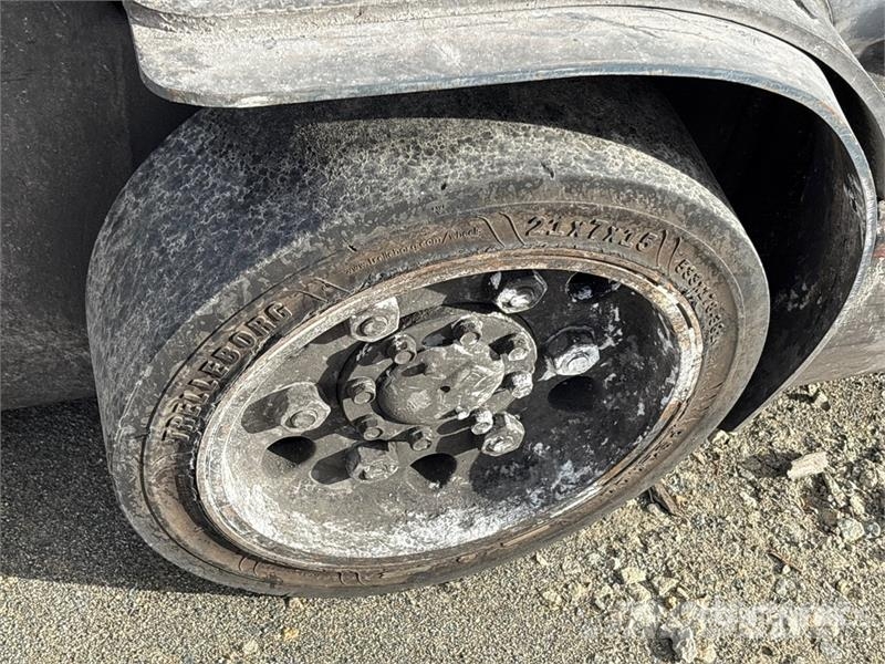 Toyota 8FGCU25 2600 lb Cushion Tire Forklift Другие складские механизмы