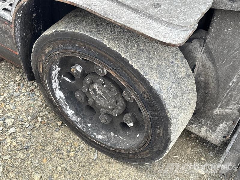 Toyota 8FGCU25 2600 lb Cushion Tire Forklift Другие складские механизмы