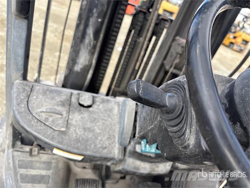 Toyota 8FGCU25 2600 lb Cushion Tire Forklift Другие складские механизмы