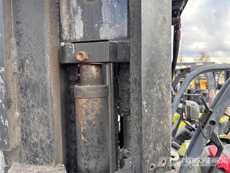 Toyota 8FGCU25 2600 lb Cushion Tire Forklift Другие складские механизмы
