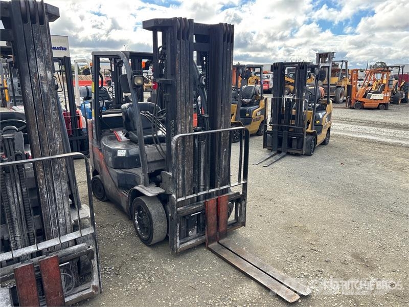 Toyota 8FGCU25 2600 lb Cushion Tire Forklift Другие складские механизмы