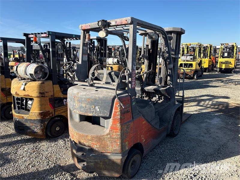 Toyota 8FGCU25 3500 lb Forklift Targoncák-Egyéb