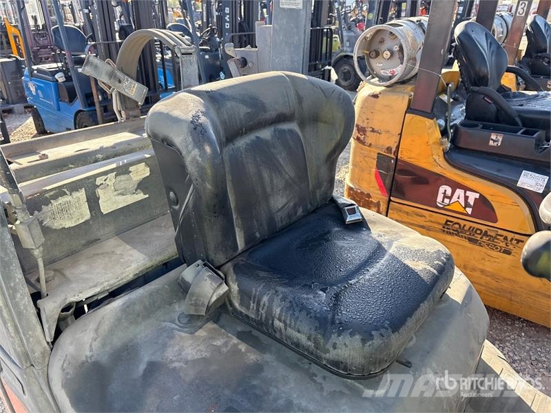 Toyota 8FGCU25 3500 lb Forklift Targoncák-Egyéb