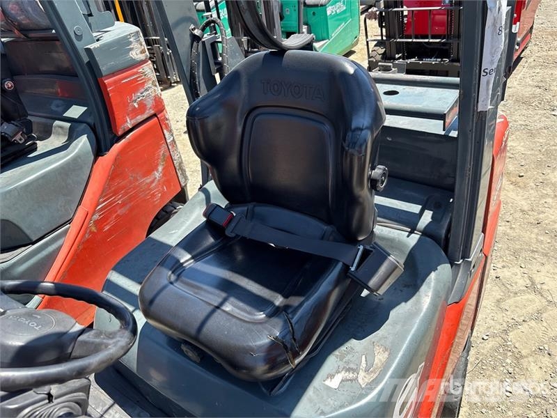 Toyota 8FGCU30 Viličarji - drugo