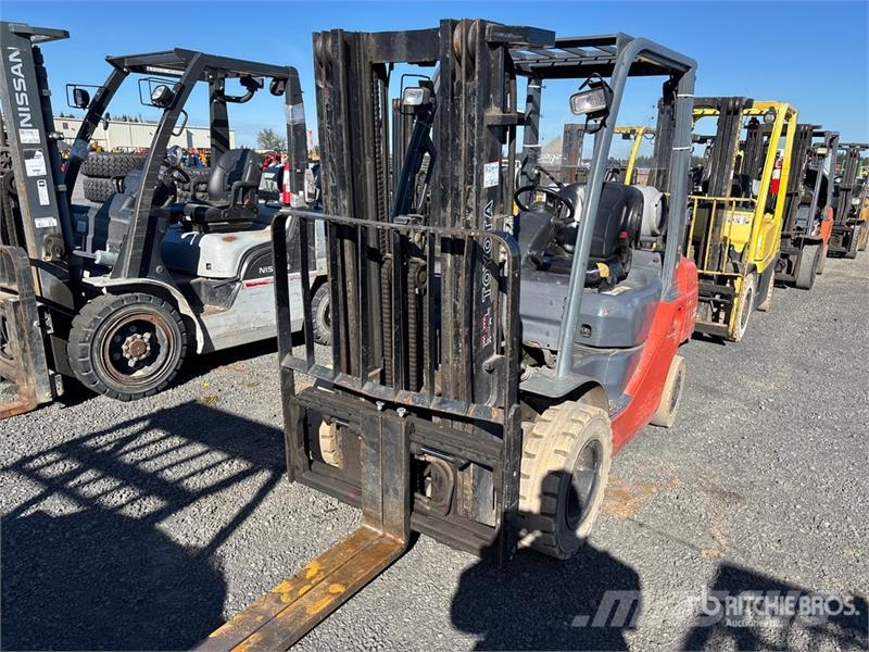 Toyota 8FGU25 4340 lb Forklift フォークリフト - その他