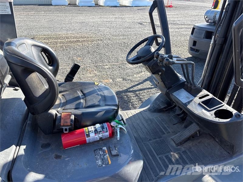 Toyota 8FGU25 4340 lb Forklift フォークリフト - その他