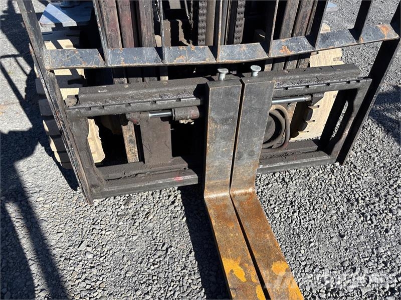 Toyota 8FGU25 4340 lb Forklift フォークリフト - その他