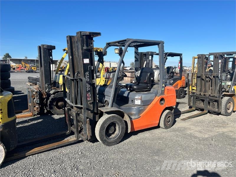 Toyota 8FGU25 4500 lb Forklift フォークリフト - その他