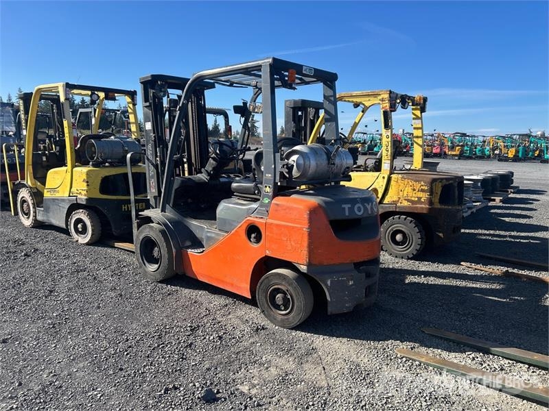 Toyota 8FGU25 4500 lb Forklift フォークリフト - その他
