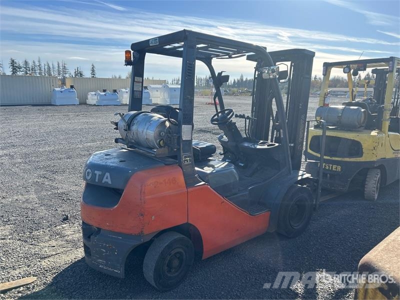 Toyota 8FGU25 4500 lb Forklift フォークリフト - その他