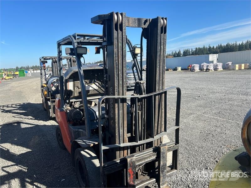 Toyota 8FGU25 4500 lb Forklift フォークリフト - その他