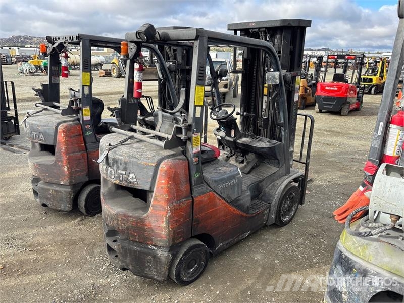Toyota 8FGU25 IC 2600 lb Cushion Tire Forklift Другие складские механизмы