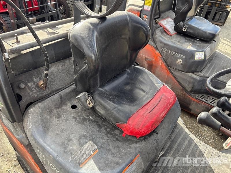 Toyota 8FGU25 IC 2600 lb Cushion Tire Forklift Другие складские механизмы
