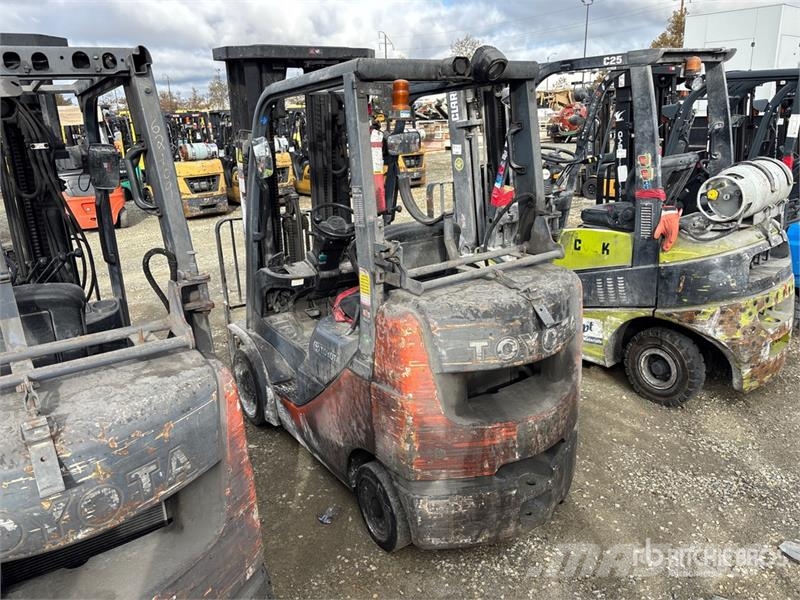 Toyota 8FGU25 IC 2600 lb Cushion Tire Forklift Другие складские механизмы