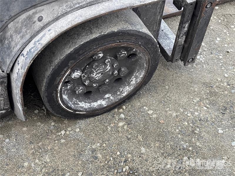 Toyota 8FGU25 IC 2600 lb Cushion Tire Forklift Другие складские механизмы