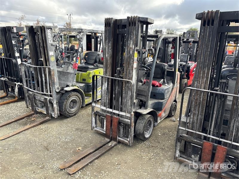 Toyota 8FGU25 IC 2600 lb Cushion Tire Forklift Другие складские механизмы