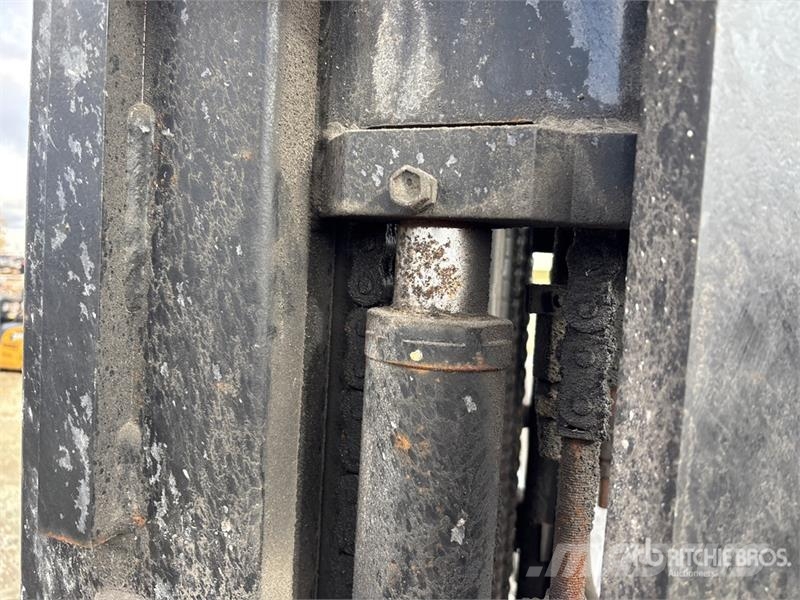 Toyota 8FGU25 IC 2600 lb Cushion Tire Forklift Другие складские механизмы