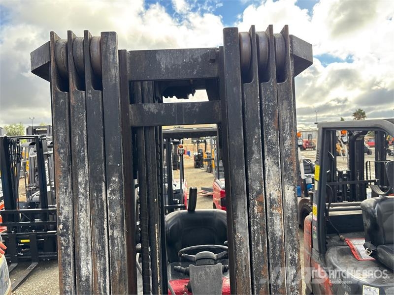 Toyota 8FGU25 IC 2600 lb Cushion Tire Forklift Другие складские механизмы