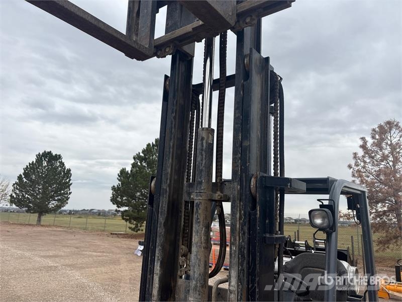 Toyota 8FGV25 4750 lb Cushion Tire Forklift Gaffeltrucker - Annet