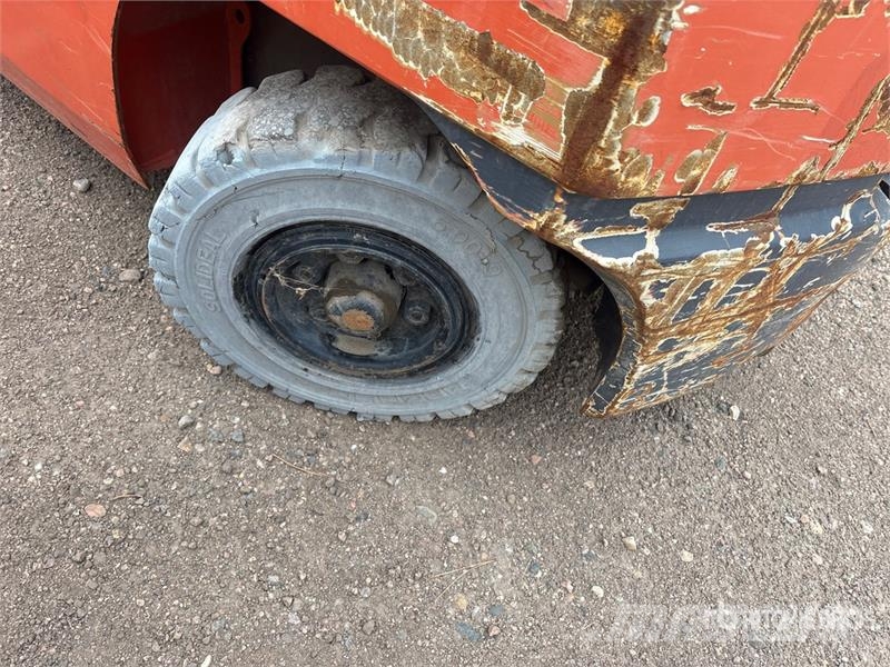 Toyota 8FGV25 4750 lb Cushion Tire Forklift Gaffeltrucker - Annet