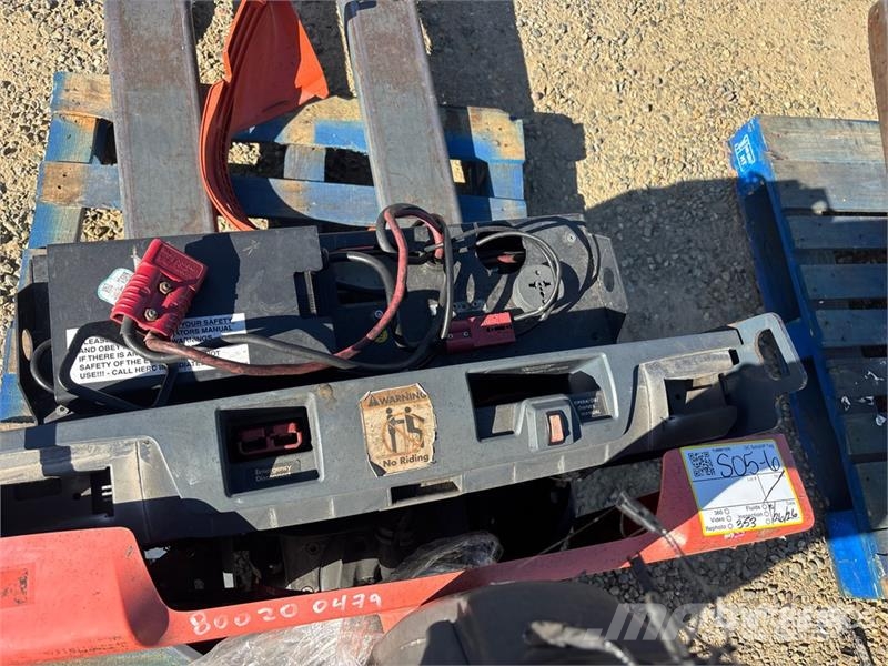 Toyota 8HBW23 شاحنة يدوية بمنصة نقالة
