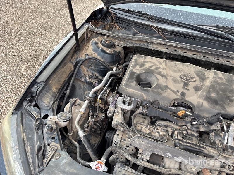 Toyota Camry LE Personbiler