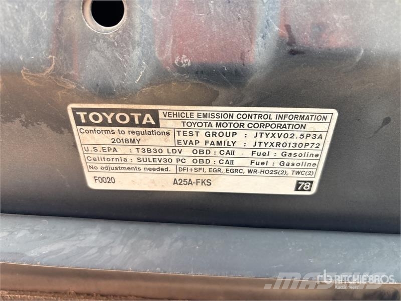 Toyota Camry LE Personbiler