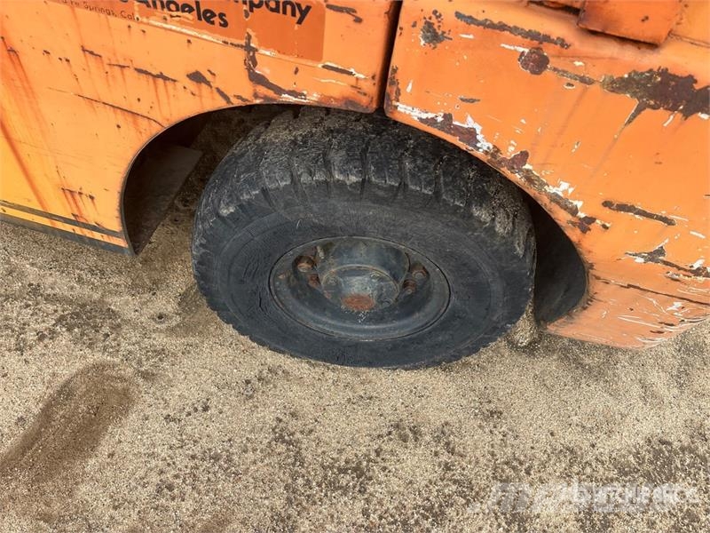 Toyota FG-25 5000 lb Pneumatic Tire Forklift Other