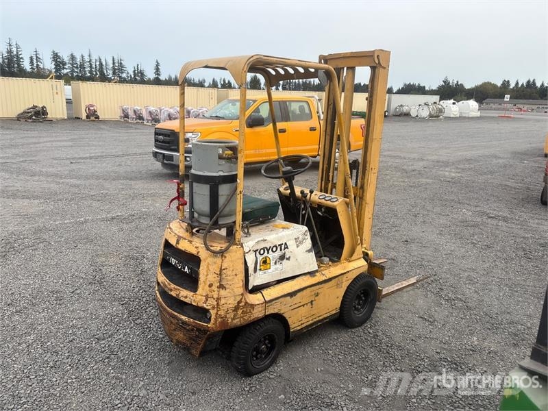 Toyota FGA9 1500 lb Pneumatic Tire Forklift (Inoperable) Andere Gabelstapler
