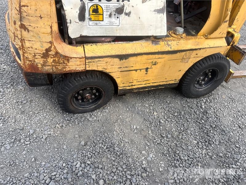 Toyota FGA9 1500 lb Pneumatic Tire Forklift (Inoperable) Andere Gabelstapler