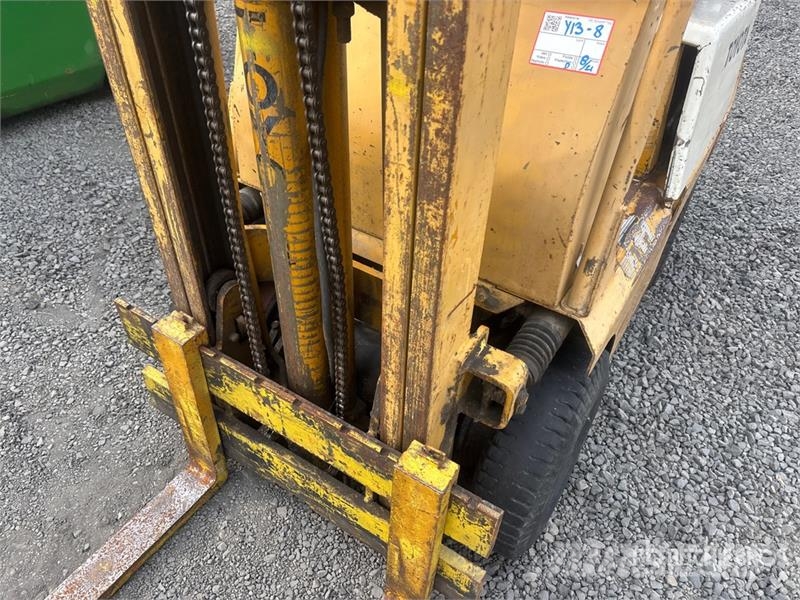 Toyota FGA9 1500 lb Pneumatic Tire Forklift (Inoperable) Andere Gabelstapler