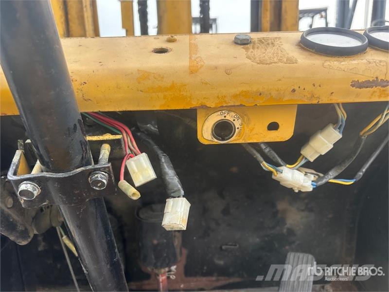Toyota FGA9 1500 lb Pneumatic Tire Forklift (Inoperable) Andere Gabelstapler