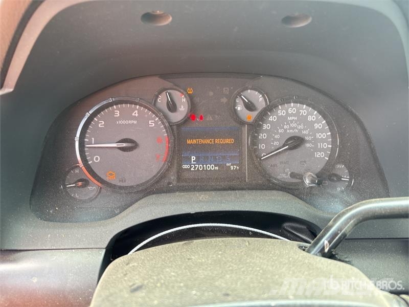 Toyota Tundra 4x2 Extended Cab Pickup Прочие фургоны