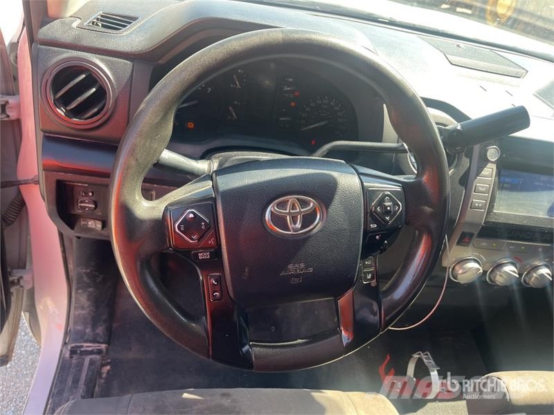 Toyota Tundra 4x2 Extended Cab Pickup Egyéb