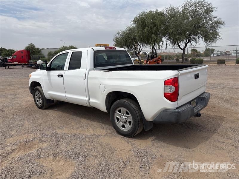 Toyota Tundra 4x2 Extended Cab Pickup Прочие фургоны