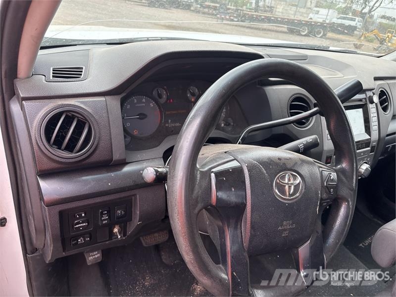 Toyota Tundra 4x2 Extended Cab Pickup Прочие фургоны