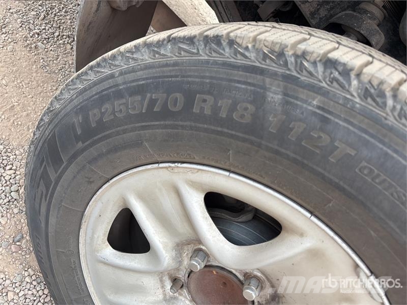 Toyota Tundra 4x2 Extended Cab Pickup Прочие фургоны