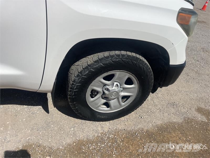 Toyota Tundra 4x2 Extended Cab Pickup Egyéb