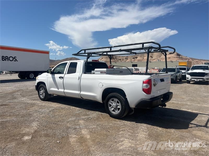 Toyota Tundra 4x2 Extended Cab Pickup Egyéb
