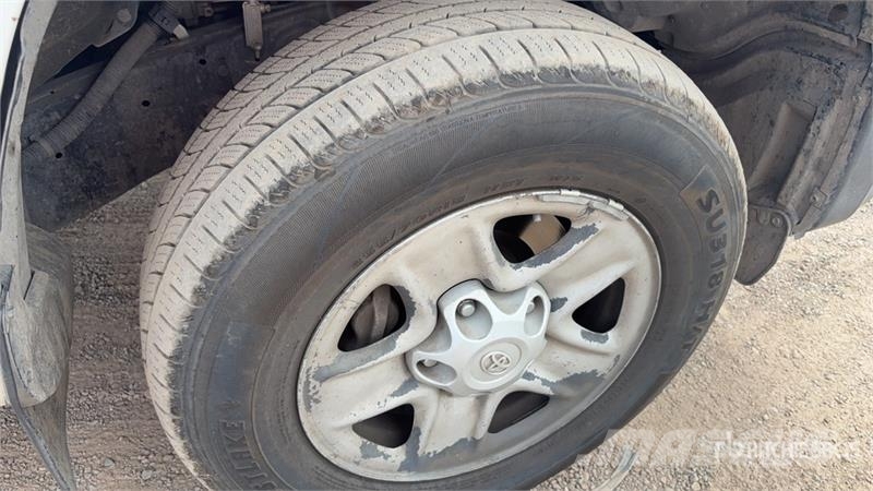 Toyota Tundra 4x2 Extended Cab Pickup Прочие фургоны