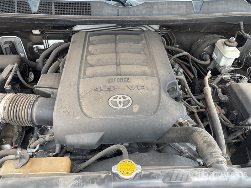 Toyota Tundra 4x2 Extended Cab Pickup Прочие фургоны