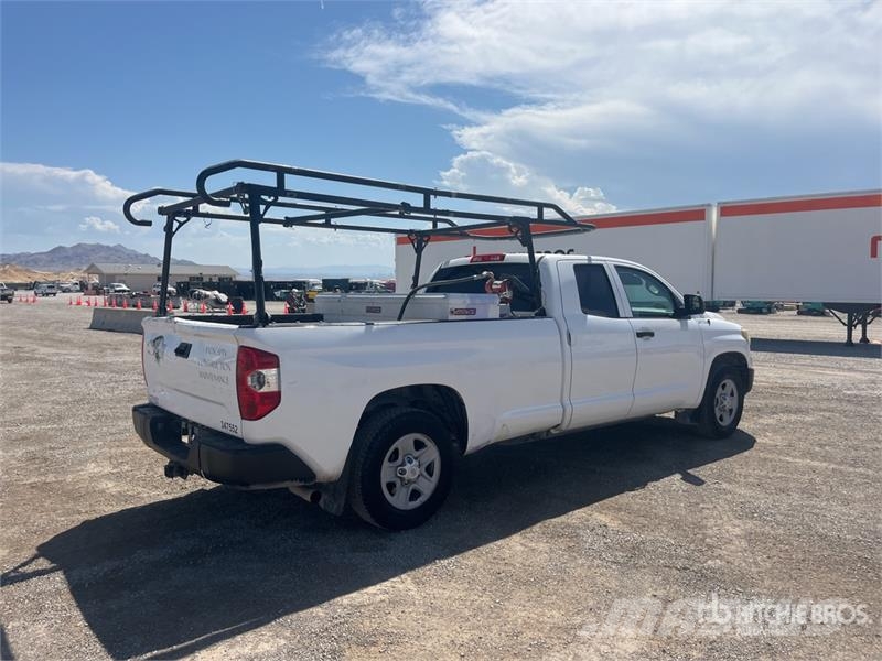 Toyota Tundra 4x2 Extended Cab Pickup Egyéb