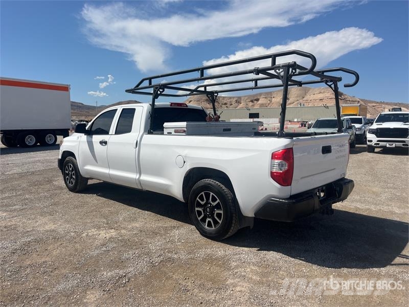 Toyota Tundra 4x2 Extended Cab Pickup Egyéb