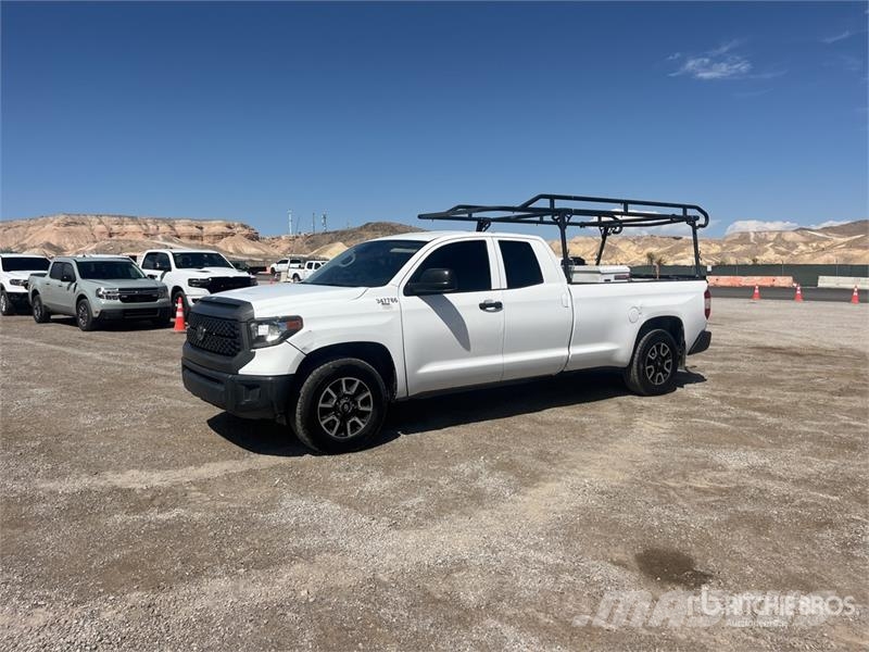 Toyota Tundra 4x2 Extended Cab Pickup Egyéb