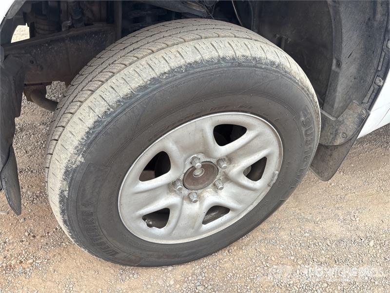 Toyota Tundra 4x2 Extended Cab Pickup Прочие фургоны
