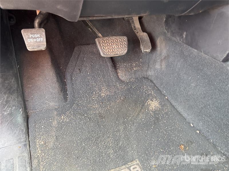 Toyota Tundra 4x2 Extended Cab Pickup Прочие фургоны