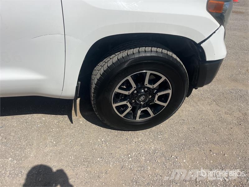 Toyota Tundra 4x2 Extended Cab Pickup Egyéb