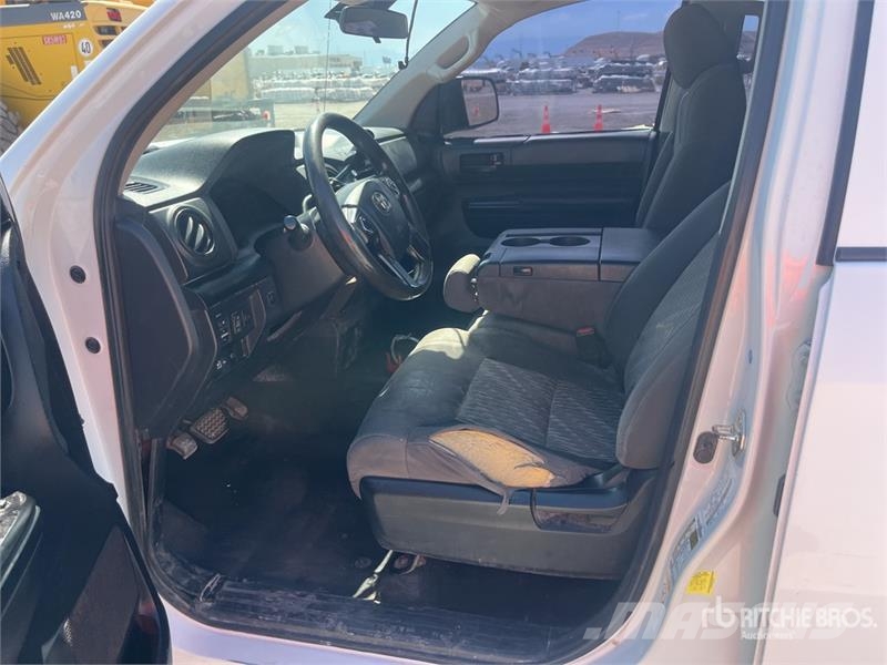 Toyota Tundra 4x2 Extended Cab Pickup Egyéb