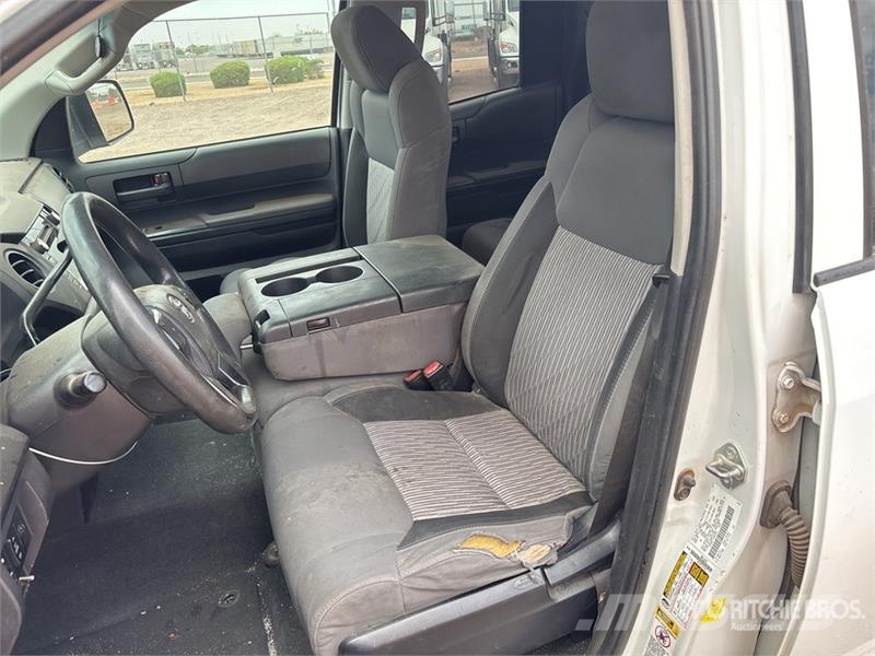 Toyota Tundra 4x2 Extended Cab Pickup Прочие фургоны