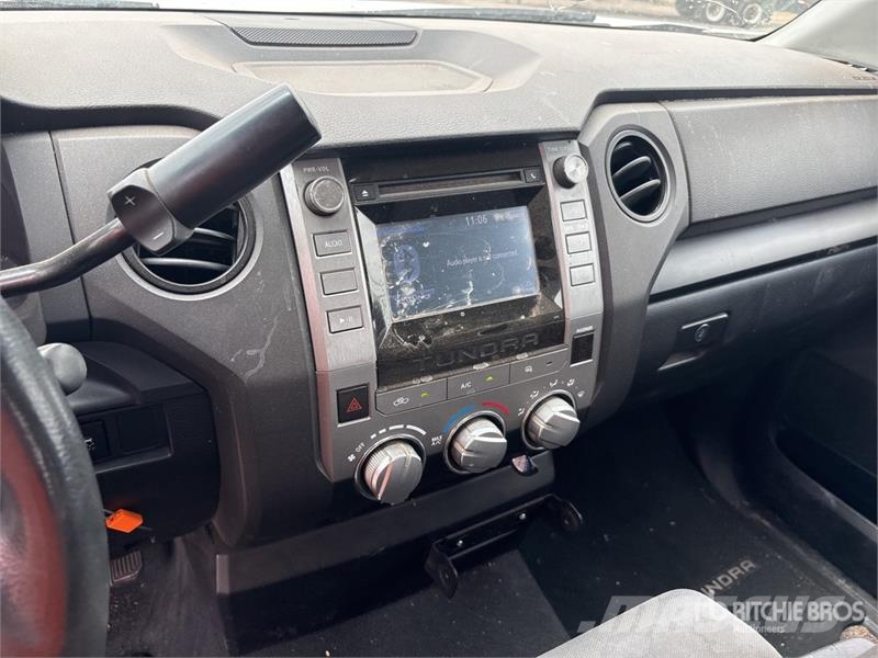 Toyota Tundra 4x2 Extended Cab Pickup Прочие фургоны